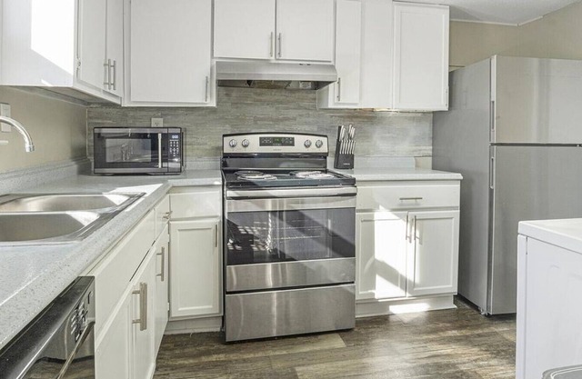 Landing at The Park at London - 2 Bedrooms in Morrow