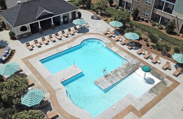 Landing at The Plantation at Pleasant Ridge - 2 Bedrooms in Downtown Greensboro