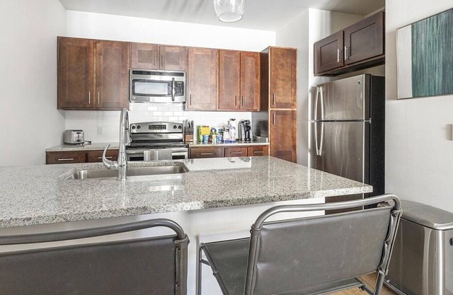 Landing at The Pointe at Dorset Crossing - 1 Bedroom in Downtown Simsbury