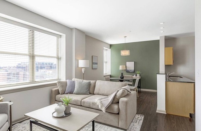 Landing at The Strathmore Apartments - 1 Bedroom in Cass Corridor