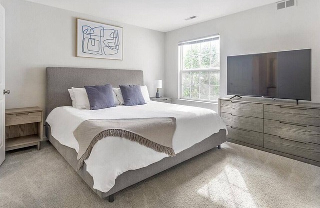 Landing at Village Green of Rochester Hills - 2 Bedrooms in Downtown Rochester Hills