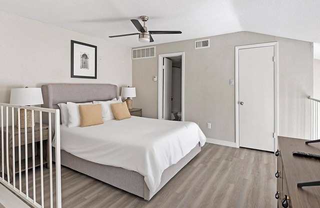 Landing at Axis Waterfront - 1 Bedroom in Downtown Benbrook
