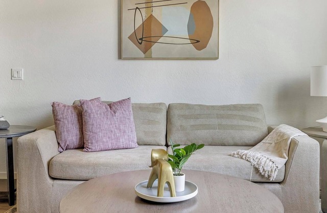 Landing | Beautiful 1BD, Clubhouse, Yoga Studio