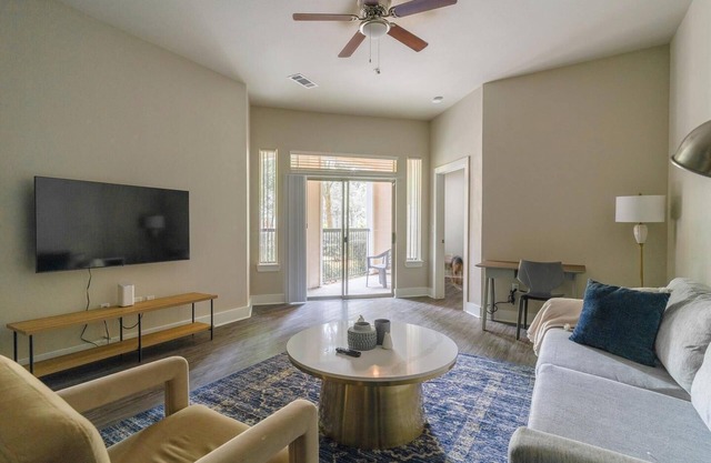Landing at Voyager at Space Center - 2 Bedrooms in East Pasadena