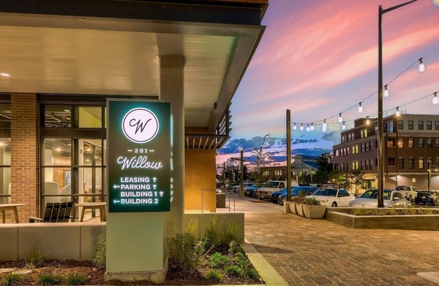 Landing | Beautiful 1BD, Gym, Clubhouse