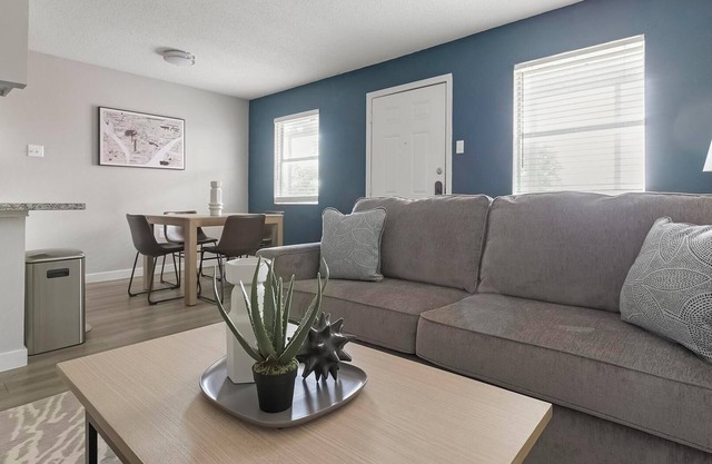Landing | Chic 1BD, Pool, Gym