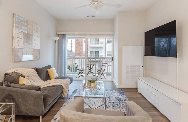 Landing | Incredible 2BD, Clubhouse, Pool