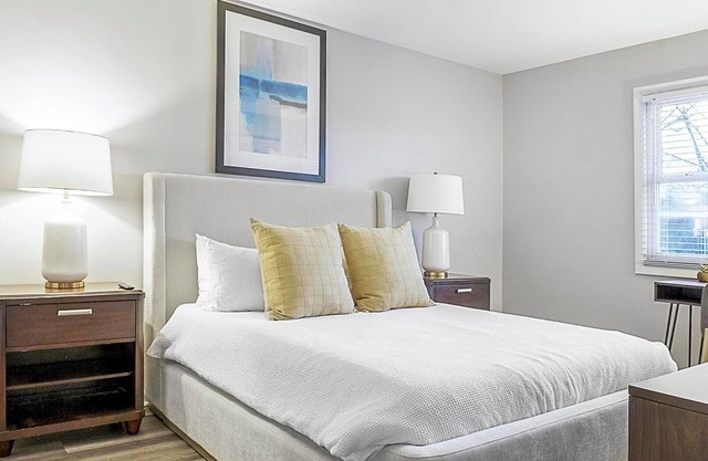 Landing | Incredible 2BD, Gym, Pool