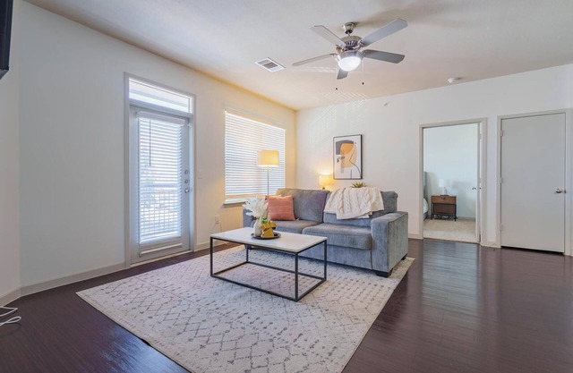 Landing at Republic At Alamo Heights - 2 Bedrooms in Uptown Central