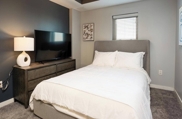 Landing | Spectacular Studio, Gym, Rooftop Lounge