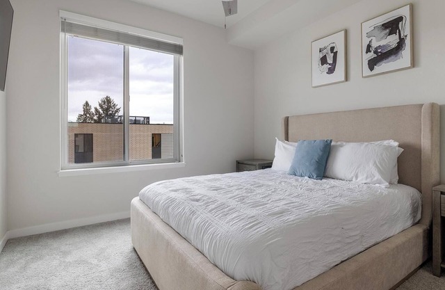 Landing | Spectacular 2BD, Gym