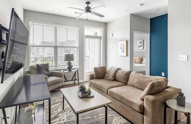 Landing | Stunning 1BD, Pool, Gym