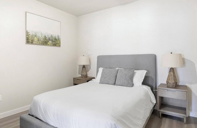 Landing at Axis Waterfront - 1 Bedroom in Downtown Benbrook