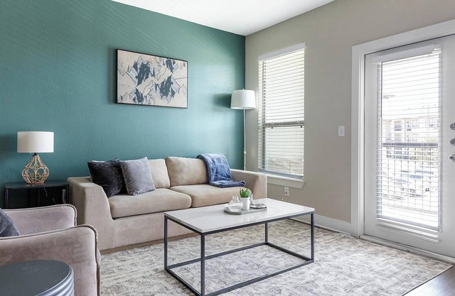 Landing | Stylish 1BD, Gym, Pool