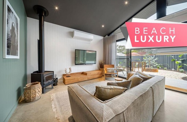 Laneway Retreat