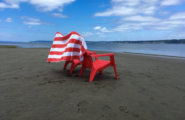 Langley Beach House - 5 bedroom waterfront home in downtown Langley!