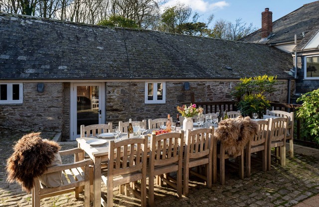Langston House - a house that sleeps 14 guests in 7 bedrooms