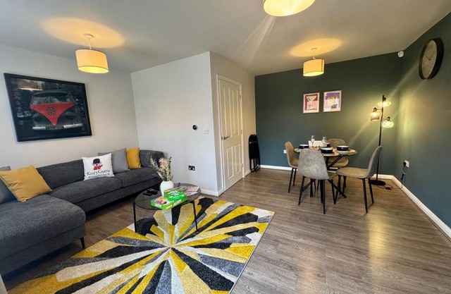 Lapford Luxe - Stylish 3Bdr by Etihad and Coop Live