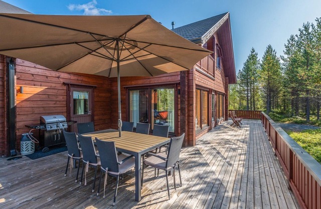 Lapinukonkäännös (incl. 1 ski pass) by Interhome