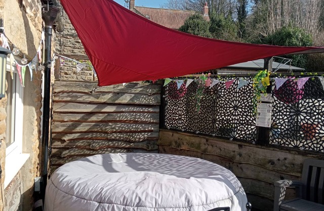 Dog Friendly Larch Cottage, dans le magnifique village rural de Ruston
