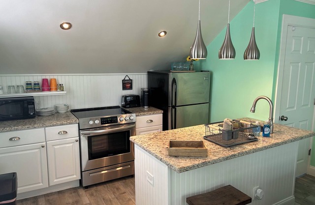 Large 1 bedroom condo in the historic area of Key West!