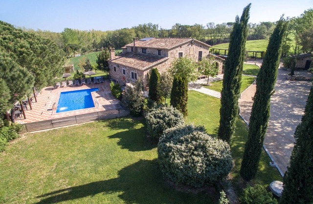 Grande Villa près des Plages & Barcelone, Grande Piscine, Salle de Jeux, BBQ