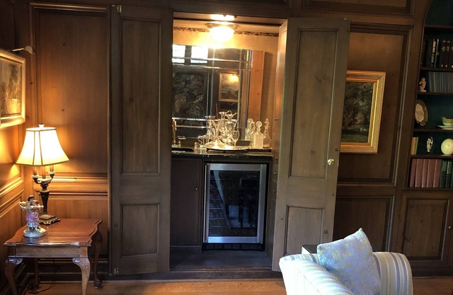 Large 10 Bed Estate in Grosse Pointe