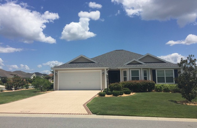 Large 3 Bdrm Designer home w / Golf Cart & WiFi!