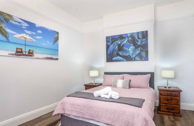 Large 2-Bedroom Apartment on Summer Near Cook Park with private secure parking