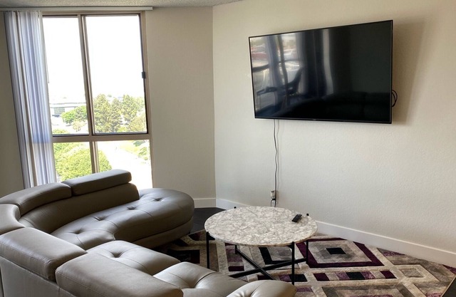 Large 2 bedrooms 2baths