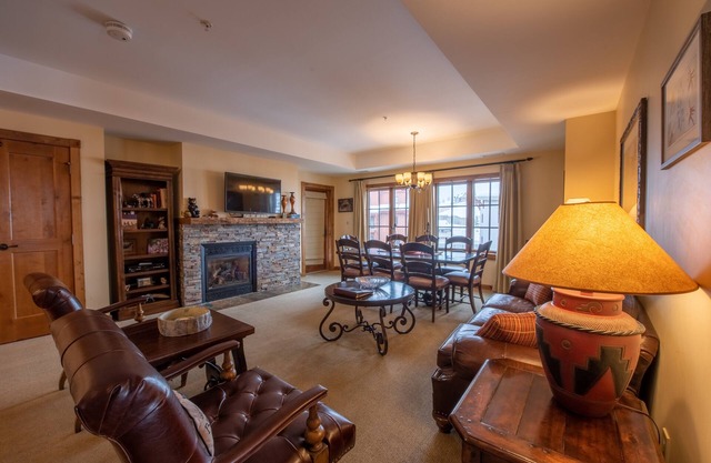 Large 3 bedroom / 4 bathroom Condo in Mountaineer Square - No Cleaning Fee! by RedAwning