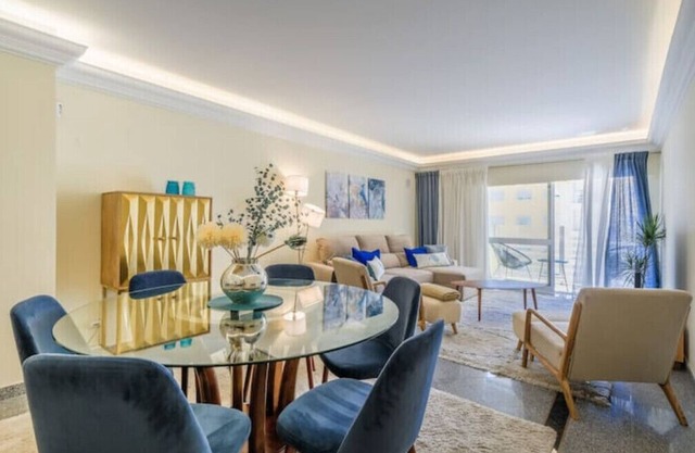 Large 3 Bedroom Apartment in Cascais, minutes from Beach