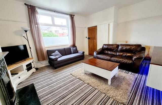 Large 3 Bedroom Home including Parking & All Bills