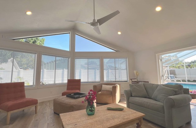 Renovated 4BD with heated pool near Anna Maria Island
