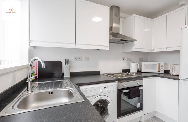 Large 4 bedroom house- Liverpool