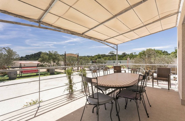 Grande maison de 4 chambres avec piscine à Pezenas