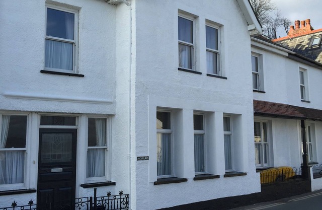 Grande maison familiale de 5 chambres face à la mer dans le village d'Aberdovey
