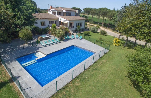 Grande villa de 7 chambres en Espagne, près de Barcelone et 15 min des plages