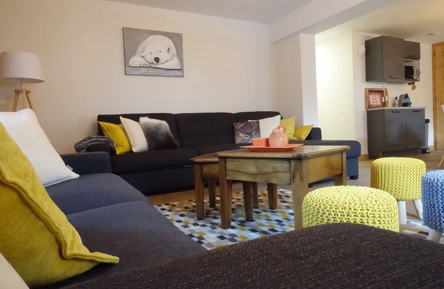 Grand appartement RECENT 8/10 centre village
