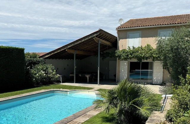 GRAND LOFT PLEIN-PIED, JARDIN, PISCINE PRIVATIVE, AU CALME DANS LE LUBERON