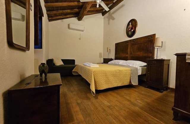 Grand et bel appartement avec vue dans ferme avec piscine peut accueillir 12