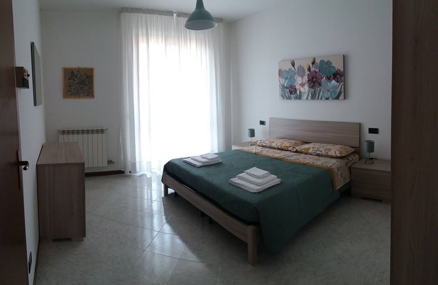 Grande villa mitoyenne indépendante avec jardin privé et solarium