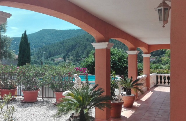 Grande villa familiale et vivante au coeur de la provence