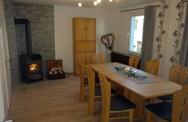 Grand appartement pour 10 personnes, avec sauna, sur la piste cyclable Kylltal