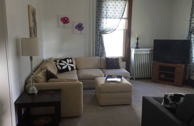 Grand Appartement Au Coeur De Marquette Avec Câble Et WiFi! Animaux acceptés!