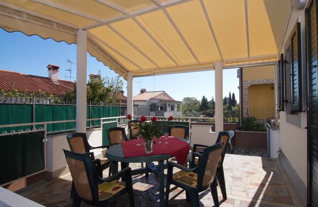 grand appartement avec 2 salles de bains incl. une grande terrasse, la mer et Zentrumsnah à Porec