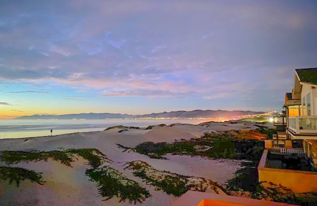 Grande maison face à la plage avec une vue imprenable sur l'océan!