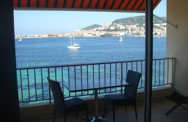 studio bord de plage climatisé magnifique vue sur golfe ajaccio parking fermé