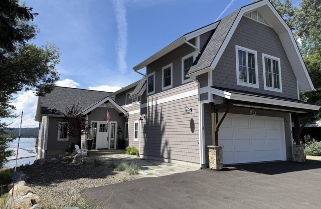 Large, brand new, perfectly located lake house in McCall