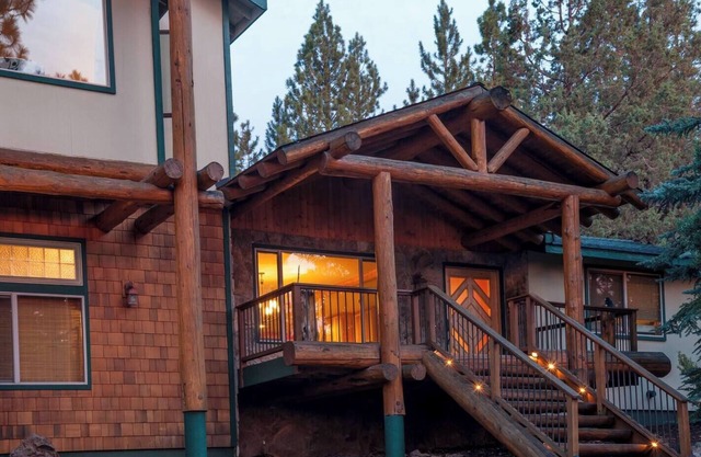 Grand Chalet avec bain à remous, dort 14-16